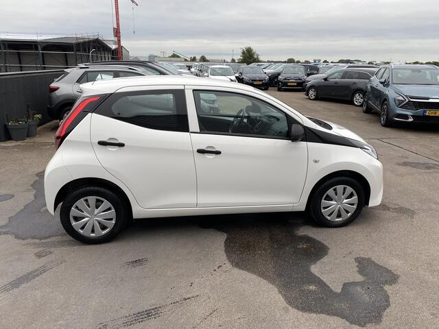 Toyota AYGO 1.0 VVT-i x-fun Lage KM stand, Bluetooth, airconditioning, start/stop systeem, centrale deurvergrendeling, achterbank neerklapbaar! BTW-auto