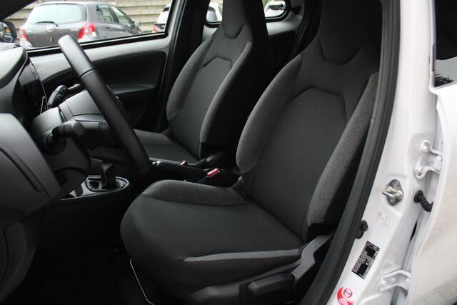 Toyota AYGO X 1.0 VVT-i MT Play Achteruitrijcamera, Airco, Cruise Control Adaptief, Apple Carplay/Android Auto
