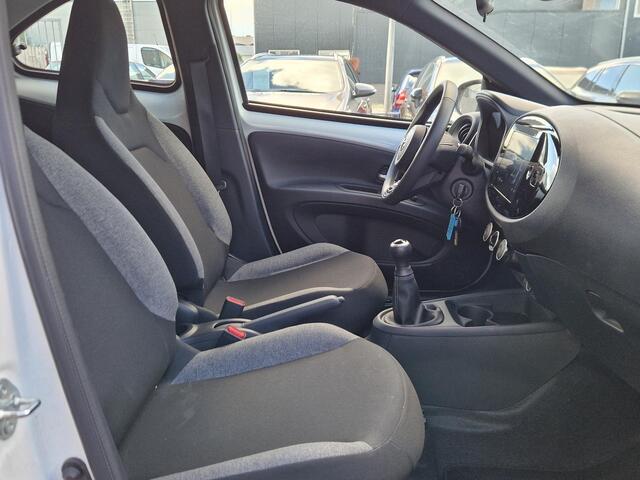 Toyota AYGO X 1.0 VVT-i MT Play