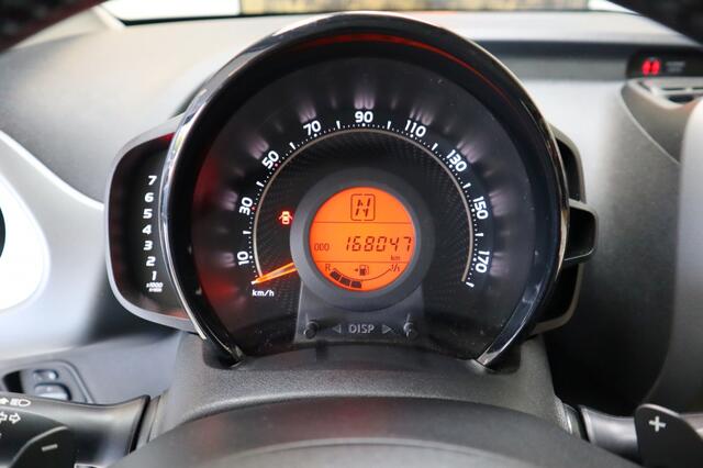 Toyota AYGO 1.0 VVT-i x-play | Carplay | 4 nw.AllSeasons | jaarbeurt | led
