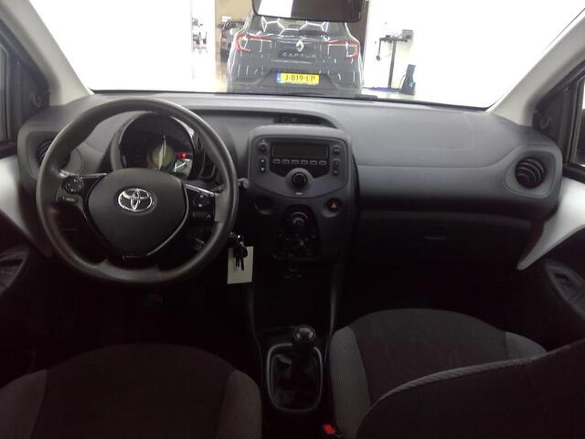 Toyota AYGO 1.0 VVT-i x-fun Airco Cruise control Trekhaak Bluetooth 1e Eigenaar Dealeronderhouden