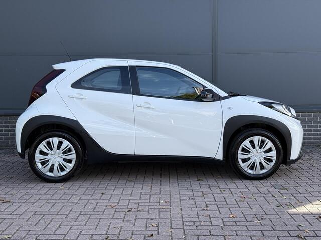 Toyota AYGO X 1.0 VVT-i MT Play / Eerste Eigenaar / Dealer Onderhouden / Navigatie via Apple Carplay & Android Auto / Achteruitrij Camera / Cruise /