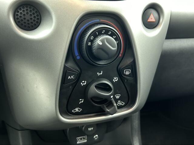 Toyota AYGO 1.0 VVT-i x-play | Dealer onderhouden | Achteruitrijcamera |