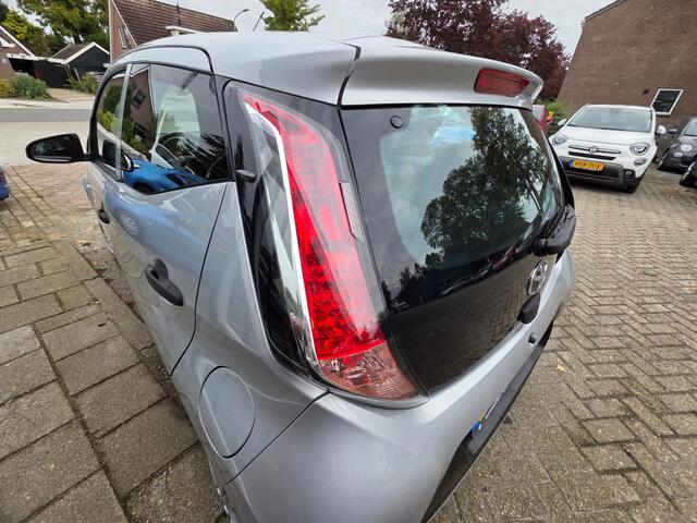 Toyota AYGO 1.0 VVT-i x-fun