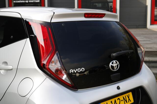 Toyota AYGO 1.0 VVT-i x-joy | Apple carplay | Android Auto | LM velgen | achteruitrijcamera|