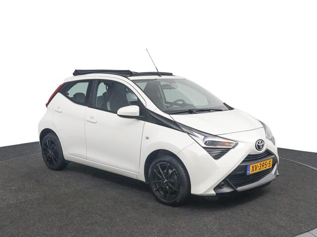 Toyota AYGO 1.0 VVT-i x-play Cabrio | Elektrisch Vouwdak | Lichtmetalen Velgen | Achteruitrijcamera | Airco |