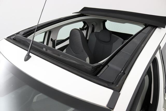 Toyota AYGO 1.0 VVT-i x-play Cabrio | Elektrisch Vouwdak | Lichtmetalen Velgen | Achteruitrijcamera | Airco |