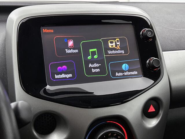 Toyota AYGO 1.0 VVT-i x-play | Navigatie | Airco | Metallic Lak | Dealer Onderhouden |