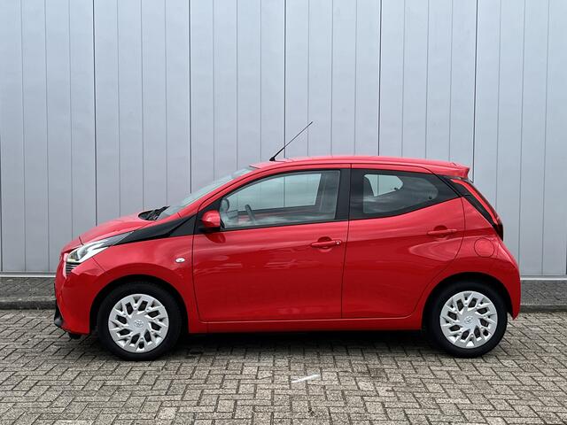 Toyota AYGO 1.0 VVT-i x-play Airco NL auto Apple Carplay Anroid auto Dealer onderhouden