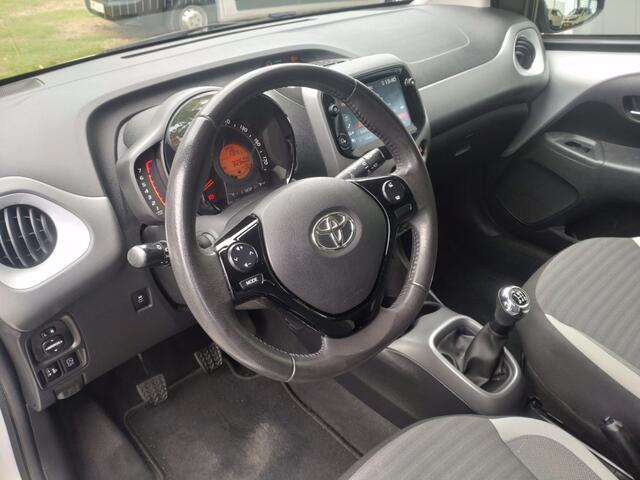 Toyota AYGO 1.0 VVTi x-play