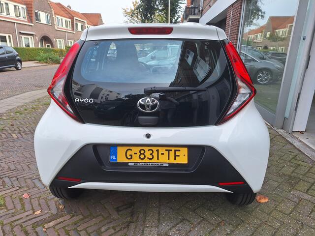 Toyota AYGO 1.0 VVT-i X-Fun 5Drs /Airco/Bluetooth/Led/Garantie