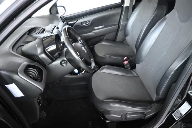 Toyota AYGO 1.0 VVT-i x-clusiv Clima Camera LED Dealer Onderhouden! Inruil Mogelijk!