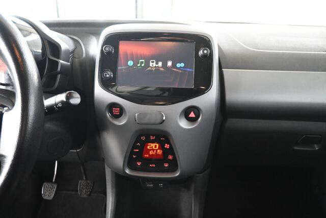 Toyota AYGO 1.0 VVT-i x-clusiv Clima Camera LED Dealer Onderhouden! Inruil Mogelijk!