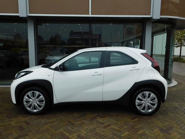 Toyota AYGO X 1.0 VVT-i MT Play