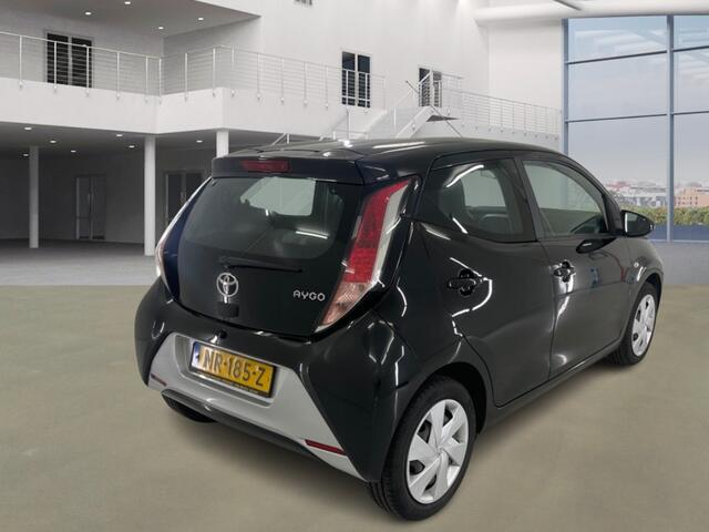Toyota AYGO 1.0 VVT-i x-play, Camera! Navi! VERWACHT!!