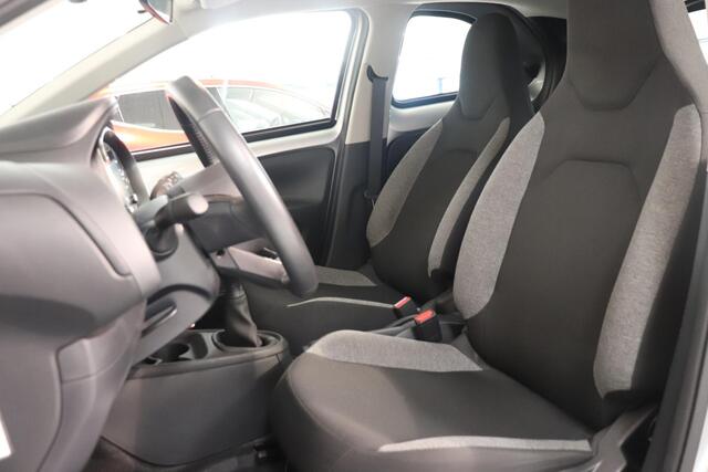 Toyota AYGO X 1.0 VVT-i MT Play | Airco | Camera | Adaptieve cruisecontrol | AppleCarplay AndroidAuto Navigatie |