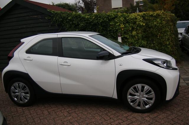 Toyota AYGO 1.0 VVT-i MT Play/Camera/Adapt.Cruise/4Seiz. banden