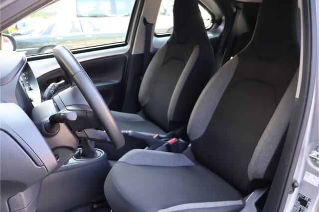 Toyota AYGO X 1.0 VVT-i MT Play I Achteruitrij camera I ACC I Airco I Apple/Android Carplay I Rij assistentie I Nederlandse auto I