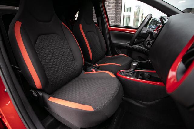 Toyota AYGO X 1.0 VVT-i S-CVT first - Two Tone | Apple cp/Android auto