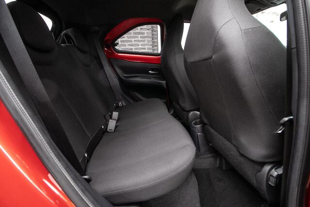 Toyota AYGO X 1.0 VVT-i S-CVT first - Two Tone | Apple cp/Android auto