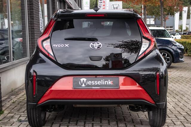 Toyota AYGO X 1.0 VVT-i S-CVT first - Two Tone | Apple cp/Android auto