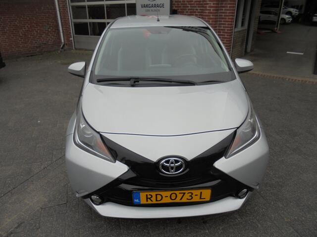 Toyota AYGO 1.0 VVT-i x-play||Cruise||Airco||Rijklaar||