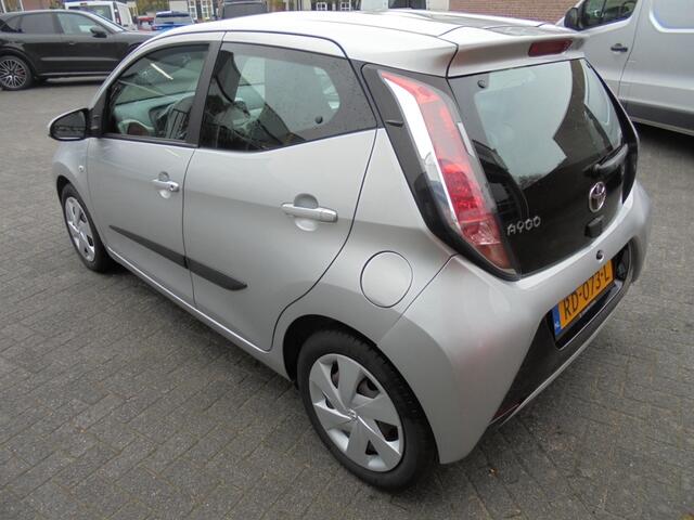 Toyota AYGO 1.0 VVT-i x-play||Cruise||Airco||Rijklaar||