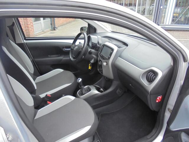 Toyota AYGO 1.0 VVT-i x-play||Cruise||Airco||Rijklaar||