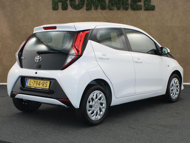 Toyota AYGO 1.0 VVT-i x-play - ACHTERUITRIJCAMERA - APPLE CARPLAY/ANDROID AUTO - BLUETOOTH TELEFOONVOORBEREIDING - LED VERLICHTING - CLIMATE CONTROL / AIRCO - MULTIFUNCTIONEEL STUURWIEL