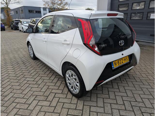 Toyota AYGO 1.0 VVT-i x-play BTWauto | Carplay/AndroidAuto