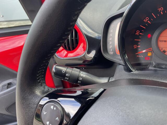 Toyota AYGO 1.0 VVT-i x-cite | Bi-tone | 1e eigenaar en dealeronderhouden |