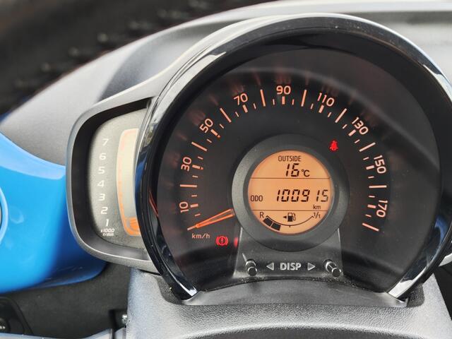 Toyota AYGO 1.0 VVT-i x-joy | DAB | Navi | Achteruitrijcamera | Lichtmetaal