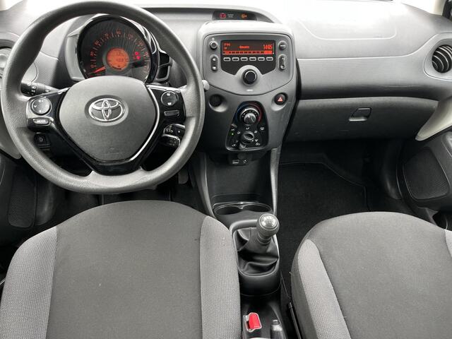 Toyota AYGO 1.0 VVT-i x-fun | 5 deurs | Airconditioning | Fietsendragerbeugel | Bluetooth |