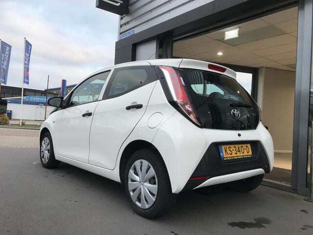 Toyota AYGO 1.0 VVT-i x-now