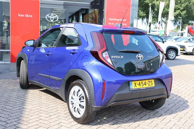 Toyota AYGO X 1.0 VVT-i MT Play, Camera