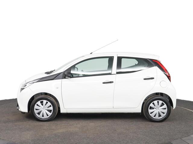 Toyota AYGO 1.0 VVT-i x-fun | Airco | Radio | Bluetooth |