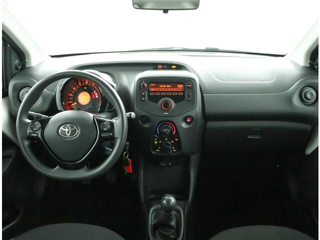 Toyota AYGO 1.0 VVT-i x-fun | Airco | Radio | Bluetooth |