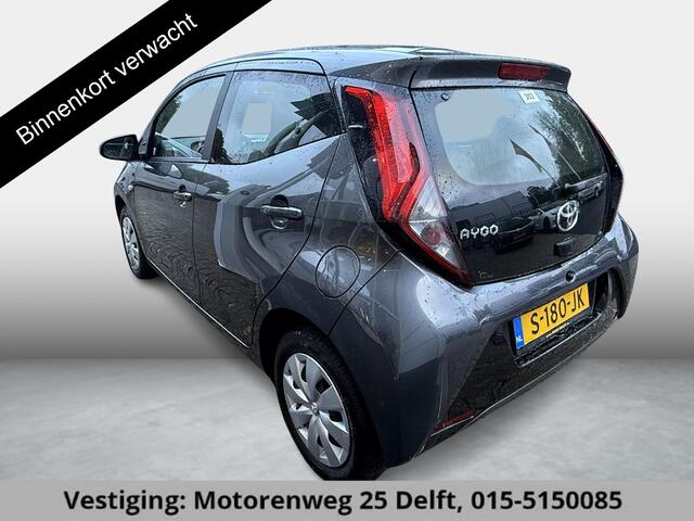 Toyota AYGO 1.0 VVT-i x-play GARANTIE TOT 10-2031 . APPLE CARPLAY & ANDROID AUTO . ACHTERUITRIJ CAMERA .