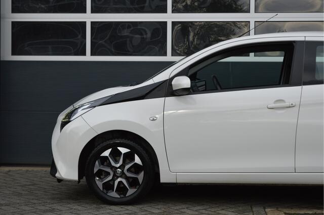 Toyota AYGO 1.0 VVT-i x-play | Carplay/Camera/Airco |