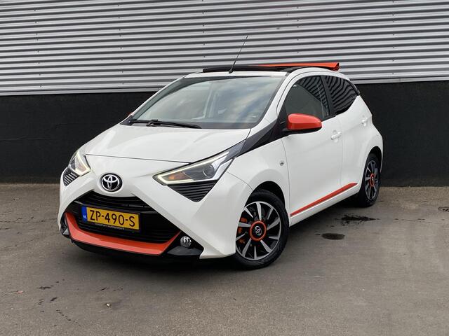 Toyota AYGO 1.0 VVT-i x-cite Leuke cabrio met opvallend gekleurde details! Navigatie Apple CarPlay/Android Auto, achteruitrij camera, airco