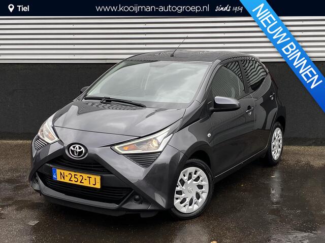 Toyota AYGO 1.0 VVT-i x-play Apple Carplay en/of Android auto navigatie, Achteruitrijcamera, 1e eign. NL-auto