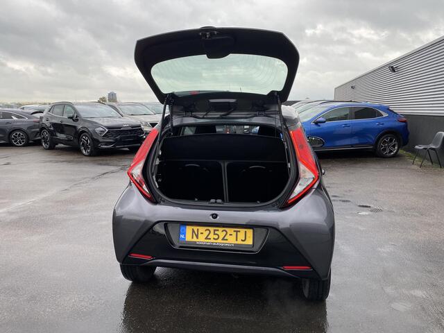 Toyota AYGO 1.0 VVT-i x-play Apple Carplay en/of Android auto navigatie, Achteruitrijcamera, 1e eign. NL-auto