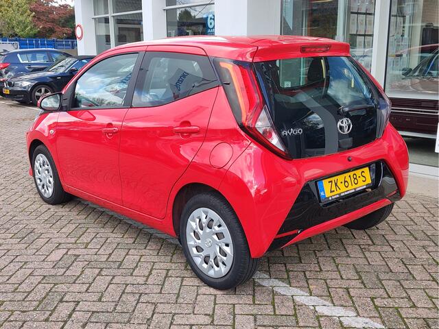 Toyota AYGO 1.0 VVT-i X-PLAY LIMITED Carplay/Android | Airco | Camera