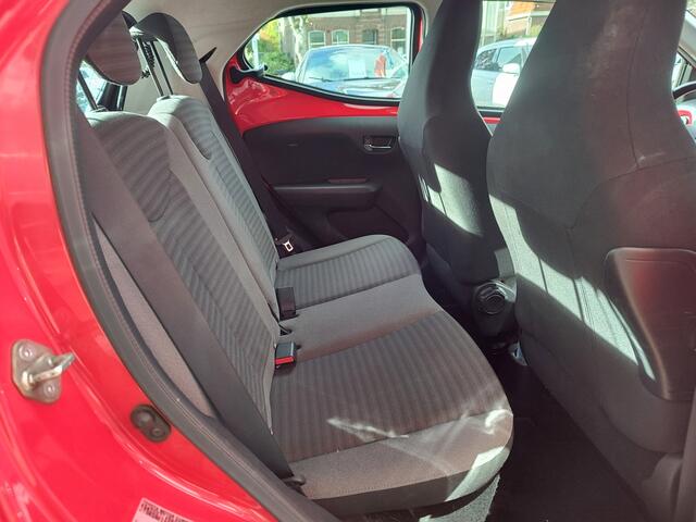 Toyota AYGO 1.0 VVT-i X-PLAY LIMITED Carplay/Android | Airco | Camera