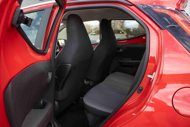 Toyota AYGO 1.0 VVT-i x-play Team D