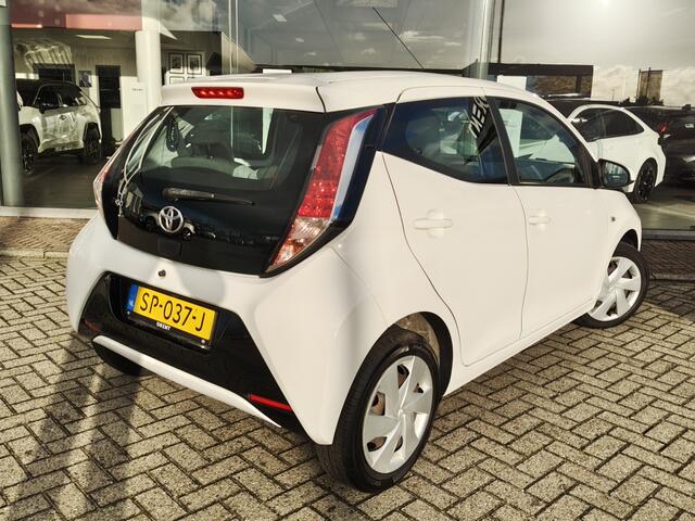 Toyota AYGO 1.0 VVT-i x-play | Navi | Achteruitrijcamera | Airco | Radio