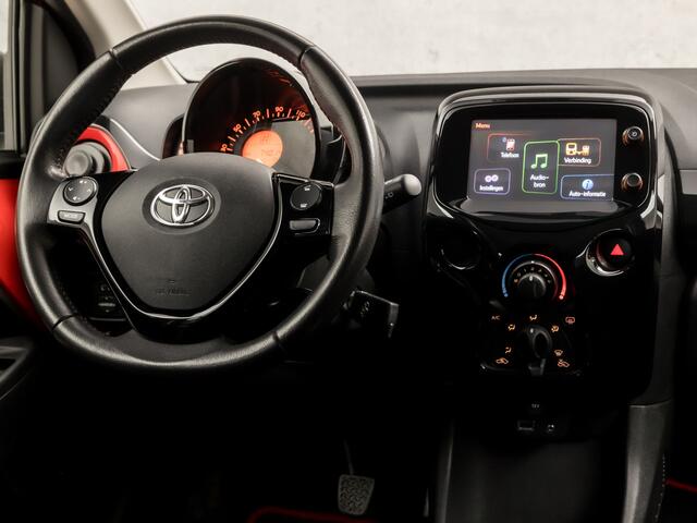 Toyota AYGO 1.0 VVT-i x-cite Sport Automaat (APPLE CARPLAY, CRUISE, CAMERA, LM VELGEN, GETINT GLAS, SPORTSTOELEN, ELEK RAMEN, DAB+, NIEUWE APK, NIEUWSTAAT)