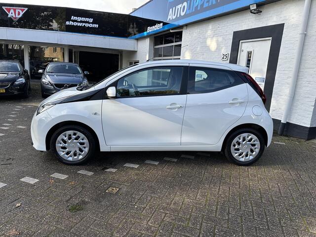 Toyota AYGO 1.0 VVT-i x-play limited /Airco/camera/Nieuwe apk bij aflevering