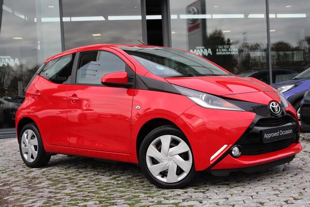 Toyota AYGO 1.0 VVT-i x-nav, Achteruitrijcamera, Bluetooth, Airco, Stuurwiel bediening