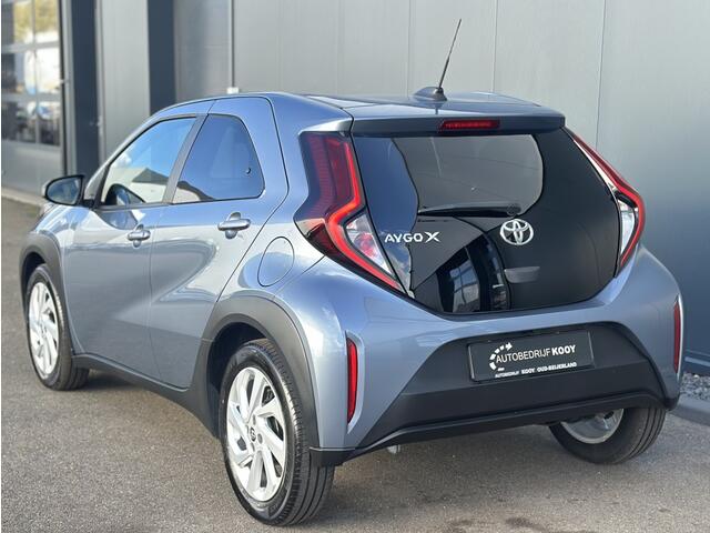 Toyota AYGO 1.0 VVT-i MT Active Limited / Apple Carplay / Camera / Climate C